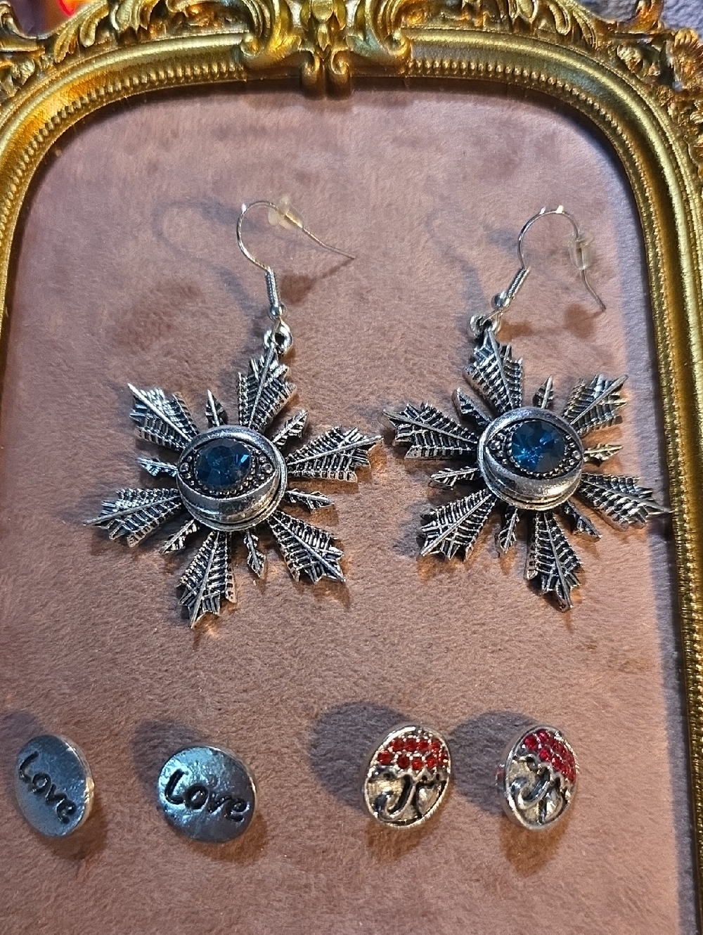 Vintage Ginger Snaps Snowflaked Shaped Earrings & 3 Sets Of Snaps